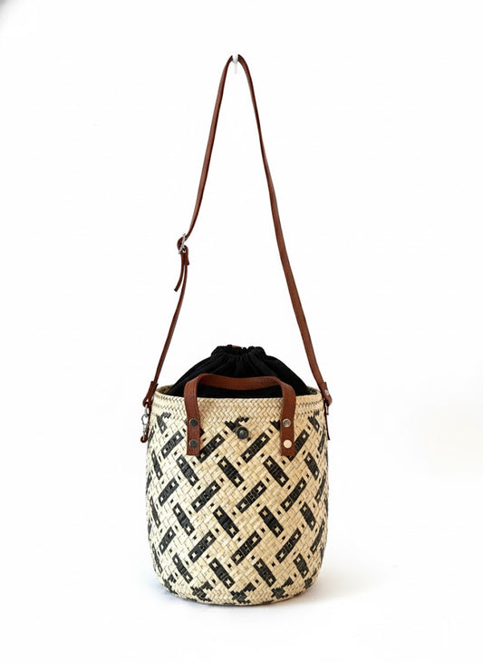 Bolsa Juanita de hombro: Bolso Artesanal de Diseño Exclusivo