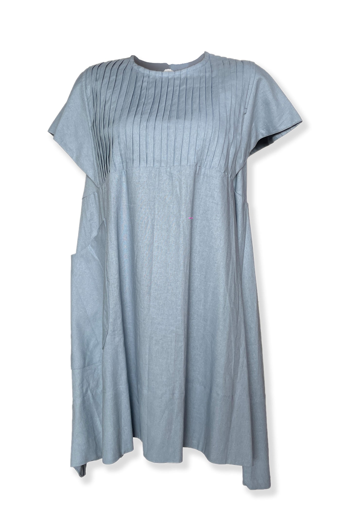 Vestido Petricor corto, plisado, bolsa sencilla