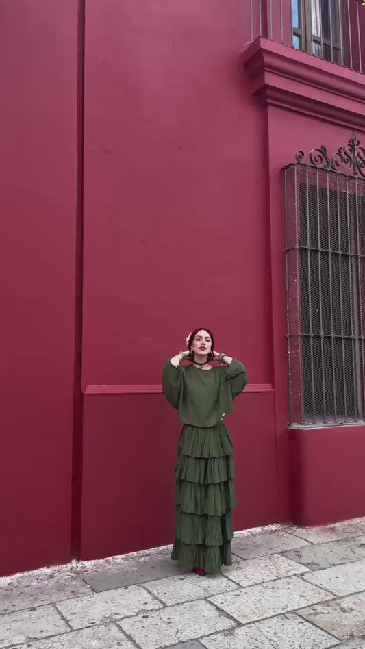 Blusa Emma unitalla y Falda larga 5 olanes Mediana Verde Olivo
