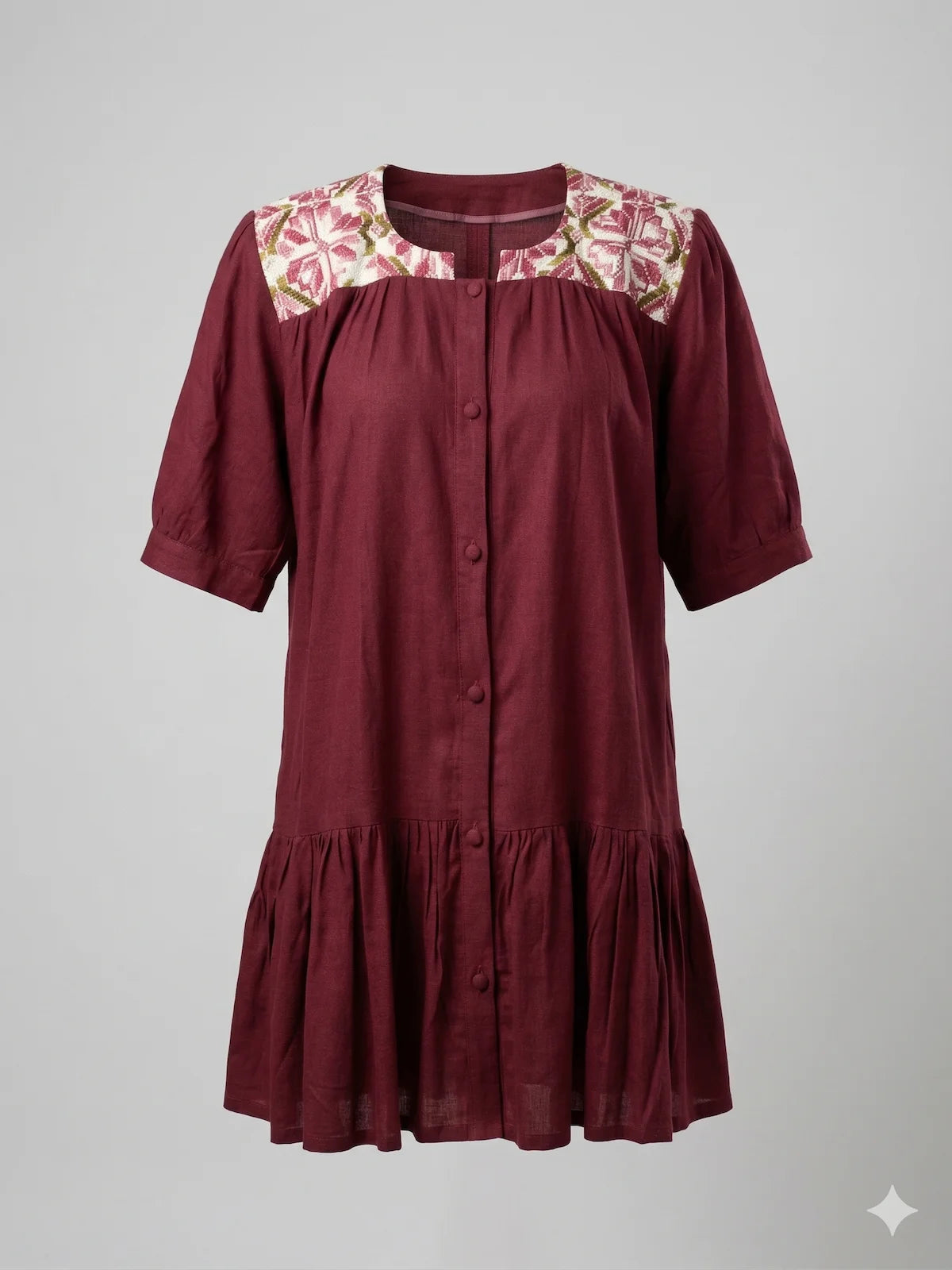 Vestido corto de Lino Bordado – Silueta Charleston Holgada modelo Sofia