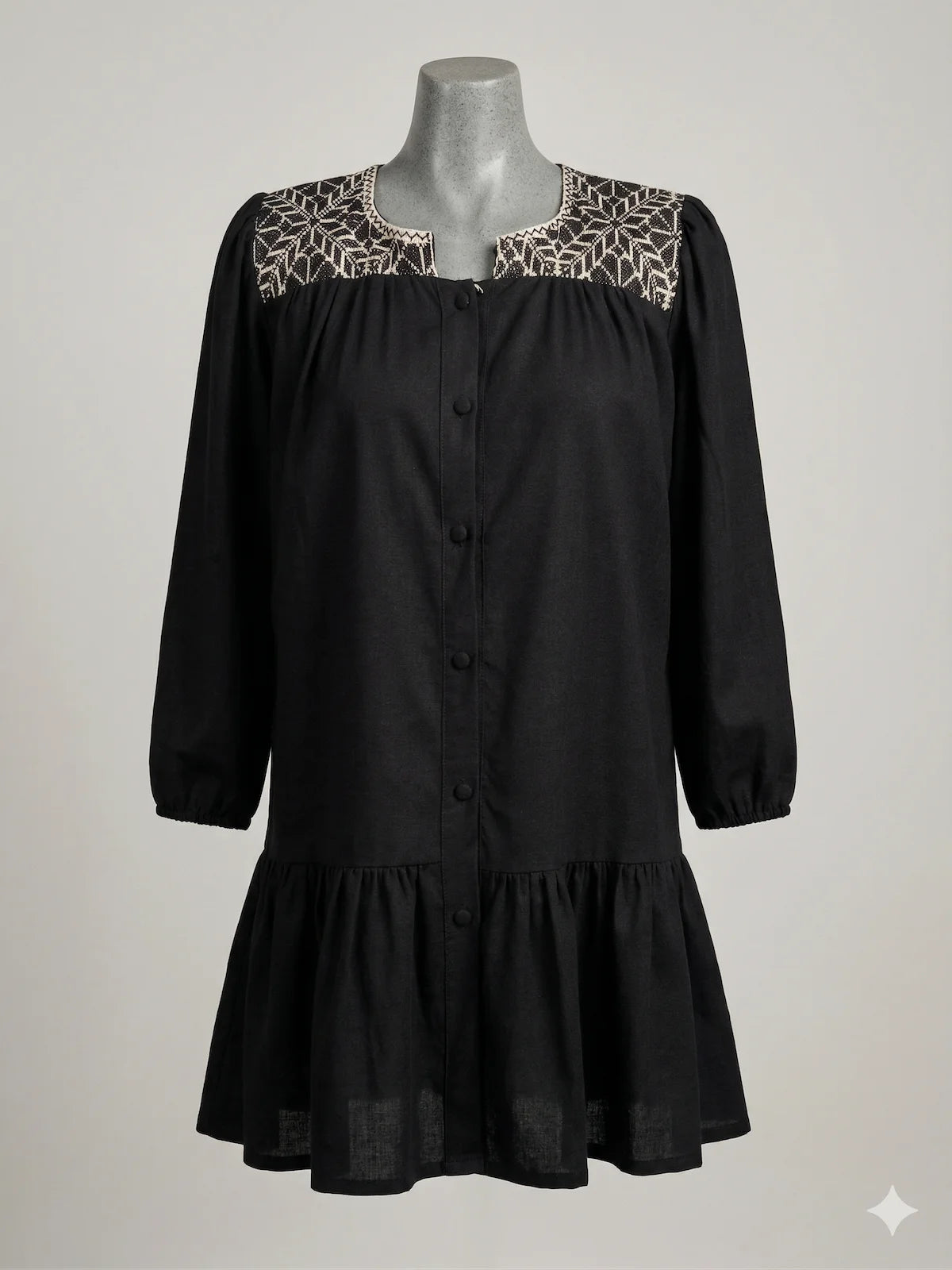 Vestido corto de Lino Bordado – Silueta Charleston Holgada modelo Sofia