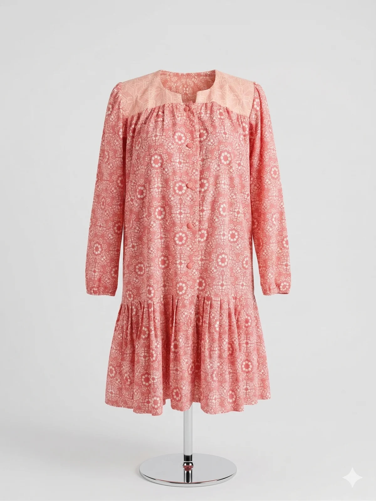 Vestido corto de Lino Bordado – Silueta Charleston Holgada modelo Sofia